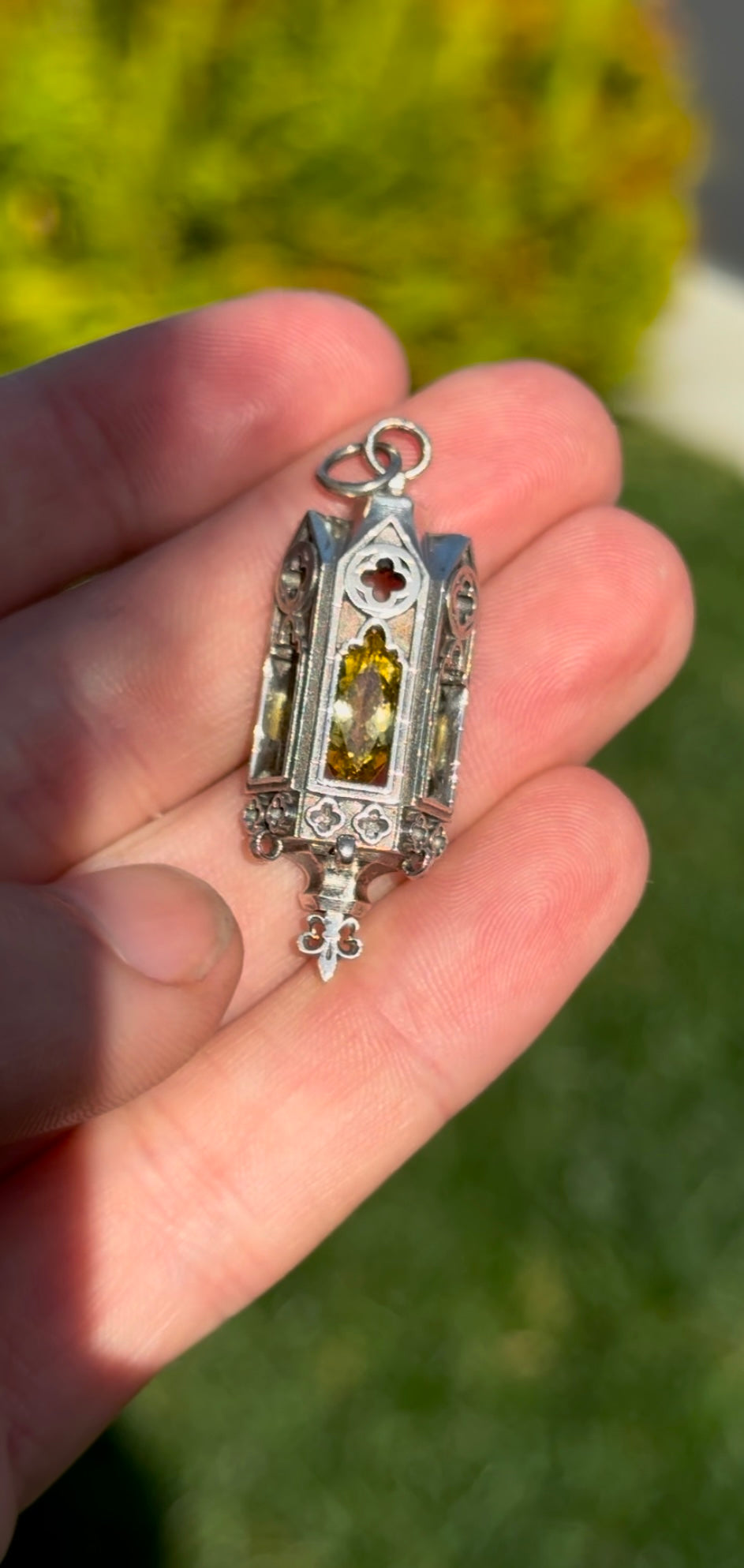 Gothic Lantern Pendant - Yellow Beryl