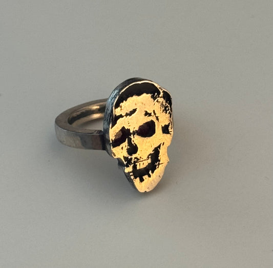 Skull ring - 4.5 - ruby