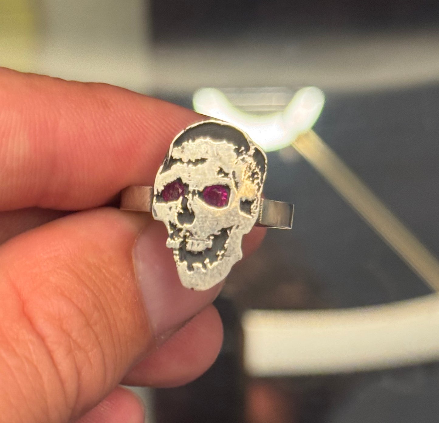 Skull ring - 4.5 - ruby