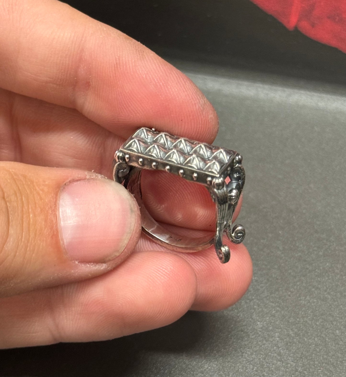 royal bench ring - size 6.5